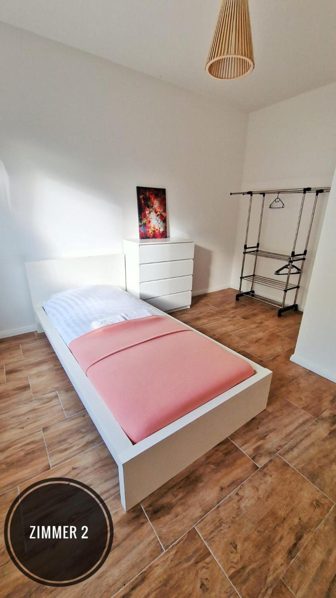 Appartement 4 Personen - Zimmer In Wohnung, Zentral, Ruhig, Modern 吕伯克 外观 照片